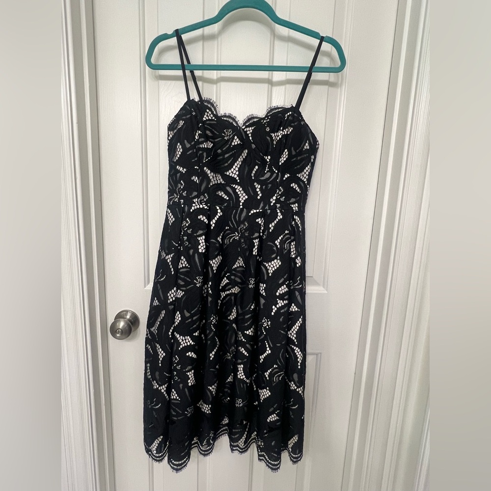 Lilly Pulitzer Cream and Black Lace Detail Dress Size 6